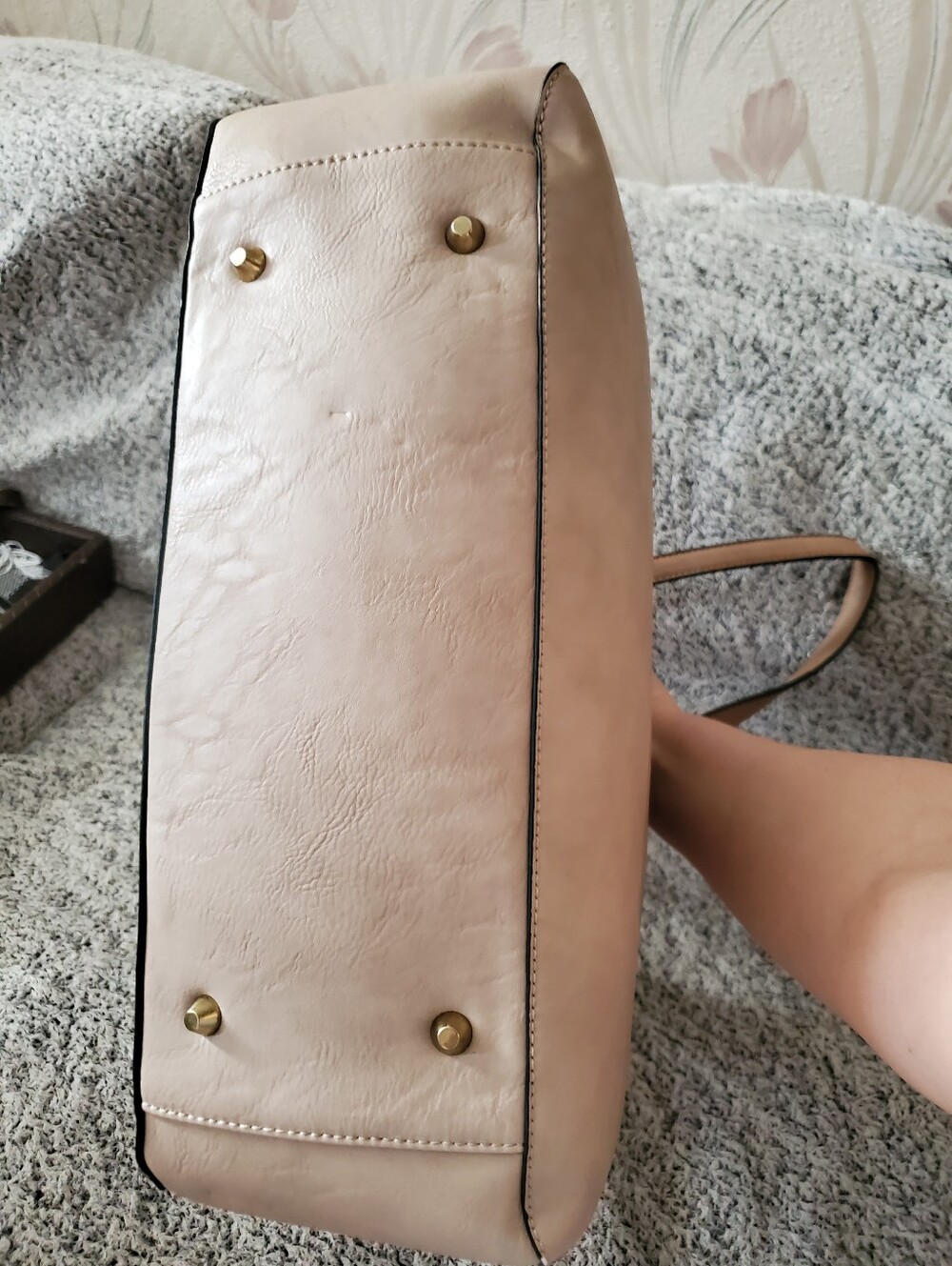 Simply Noelle Beige Tote with Tan Handles and Gold Accent - Picture 6 of 8